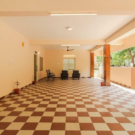 Itsy Hotels Riyas Grand ตีรูปาติ ภายนอก รูปภาพ