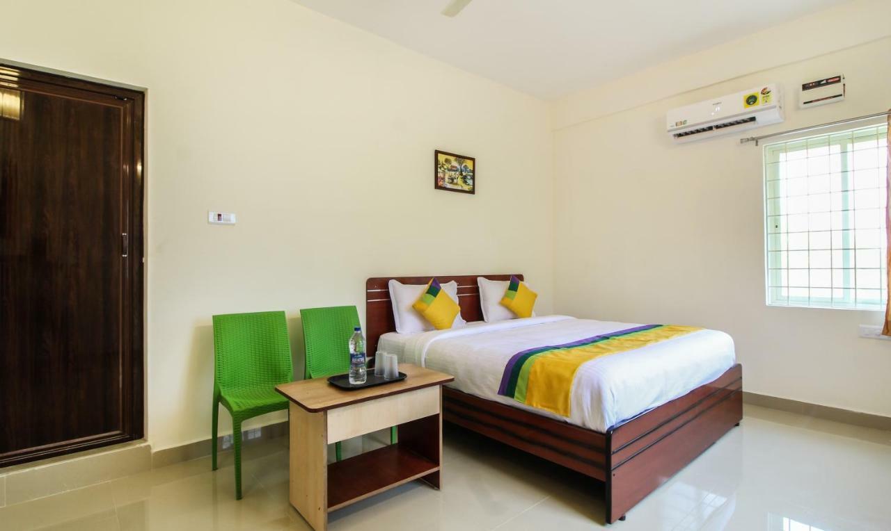Itsy Hotels Riyas Grand ตีรูปาติ ภายนอก รูปภาพ