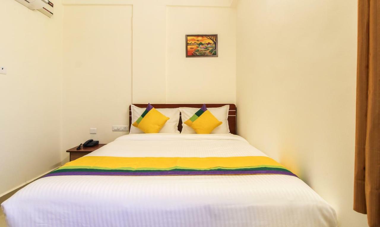 Itsy Hotels Riyas Grand ตีรูปาติ ภายนอก รูปภาพ