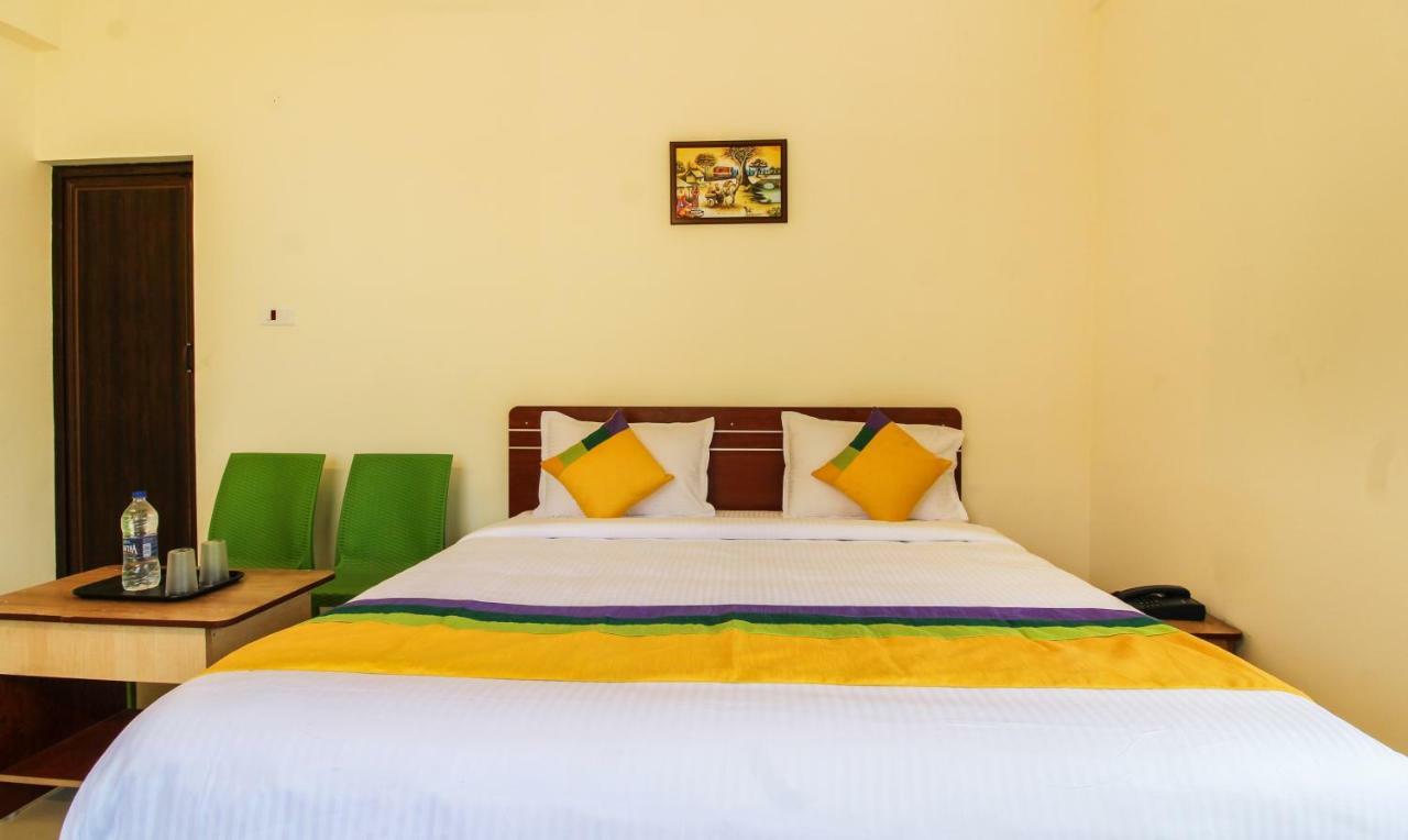 Itsy Hotels Riyas Grand ตีรูปาติ ภายนอก รูปภาพ