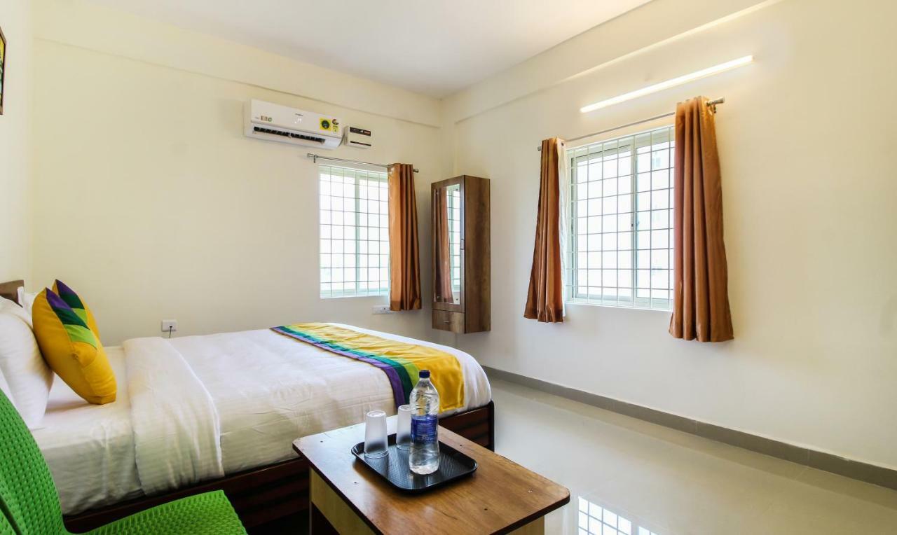 Itsy Hotels Riyas Grand ตีรูปาติ ภายนอก รูปภาพ