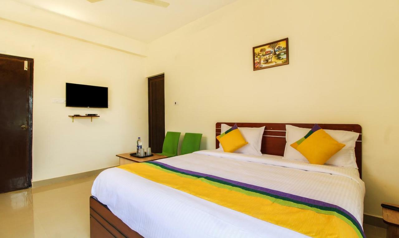 Itsy Hotels Riyas Grand ตีรูปาติ ภายนอก รูปภาพ