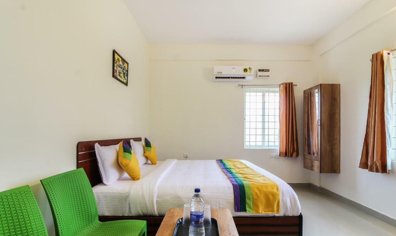 Itsy Hotels Riyas Grand ตีรูปาติ ภายนอก รูปภาพ