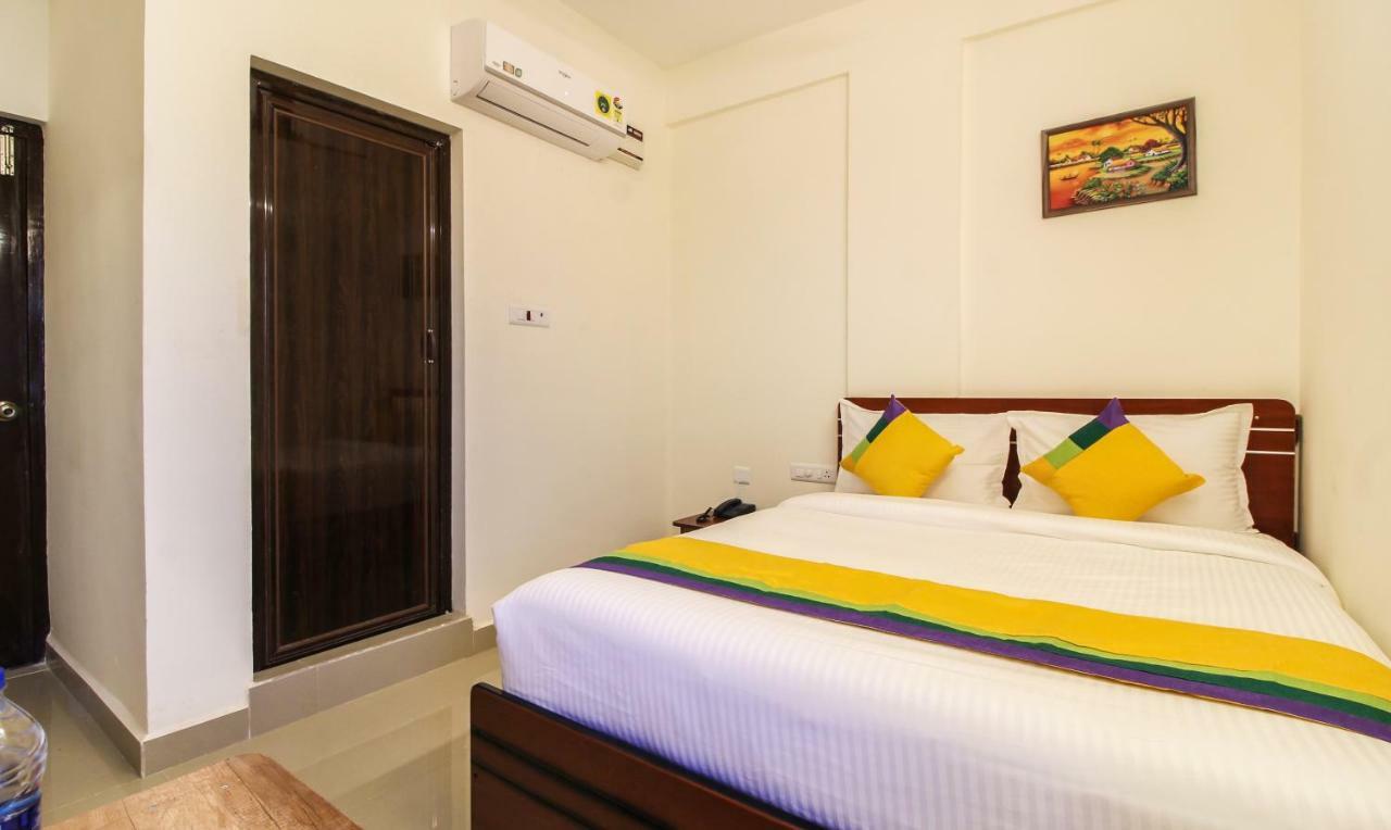 Itsy Hotels Riyas Grand ตีรูปาติ ภายนอก รูปภาพ